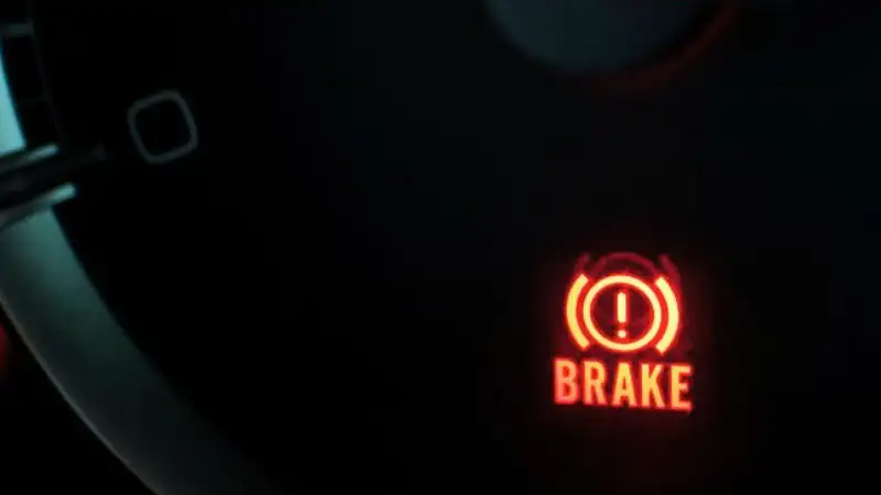 Remove-brake-fluid-warning-light-on-mercedes-2